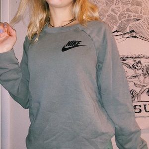 Nike crewneck